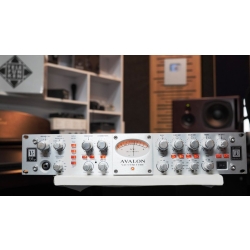 Avalon 737 likenew