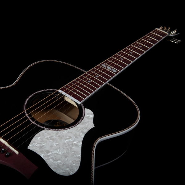 Guitar Seagull Artist Tuxedo Black Anthem EQ