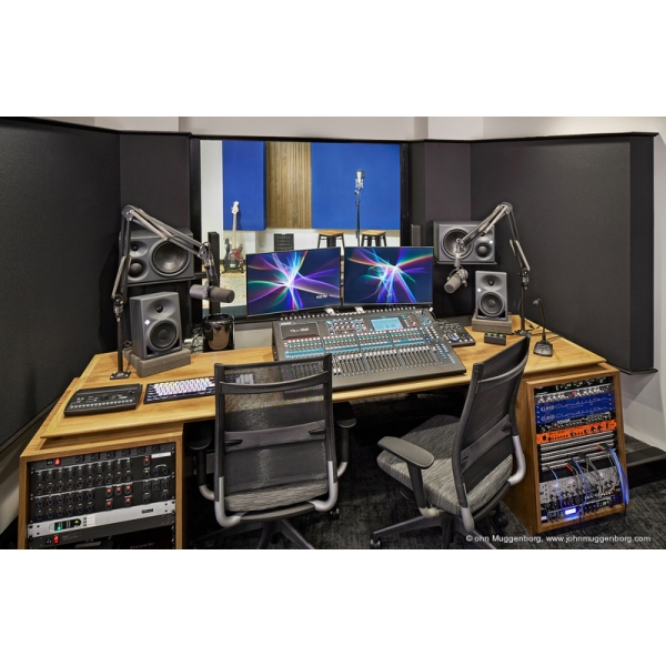KH 310 A L G Loa kiểm âm active 3 way Neumann