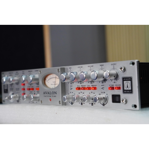 Avalon 737 Used