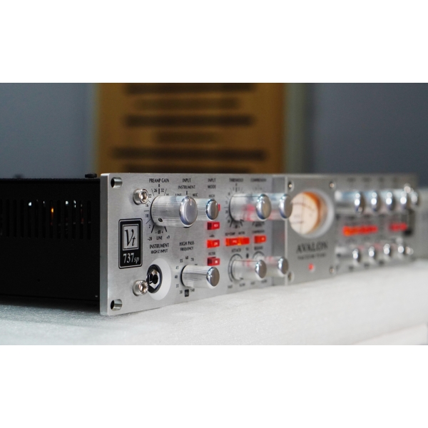 Avalon 737 Used