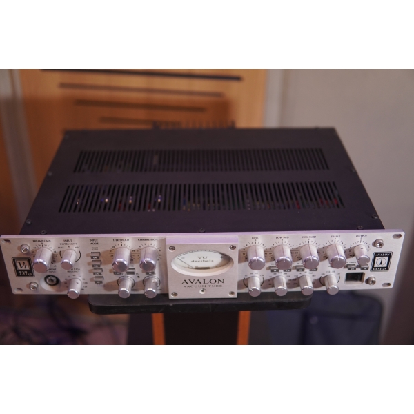 AVALON 737sp  Like New
