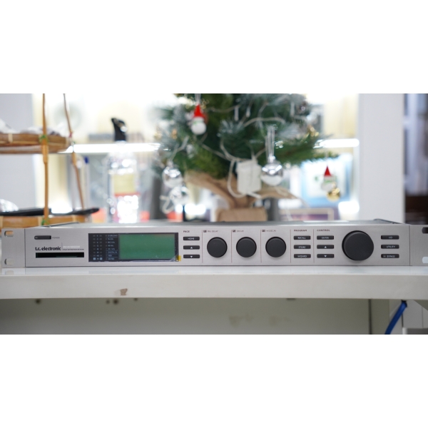 TC electronic reverb 4000 likenew