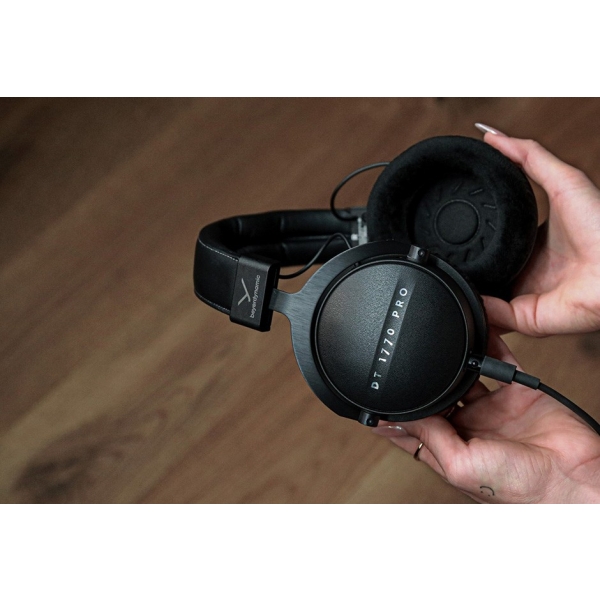  Beyerdynamic DT1770 Pro MKII- made in Germany