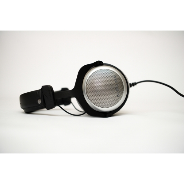 Tai nghe Beyerdynamic DT880 Pro 250 Ohm- made in Germany