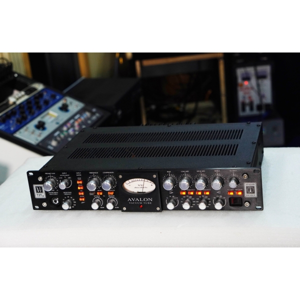 Avalon 737sp Black Like New