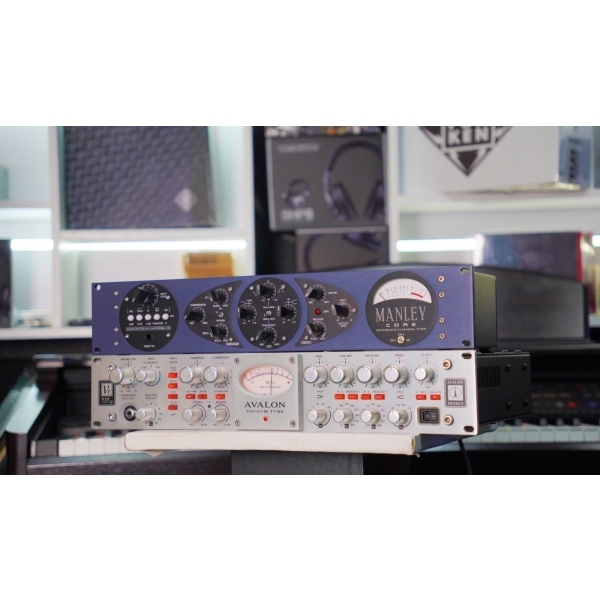 Avalon 737 likenew